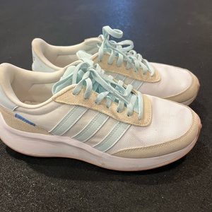 Women’s adidas cream/blue shoes size 7.5